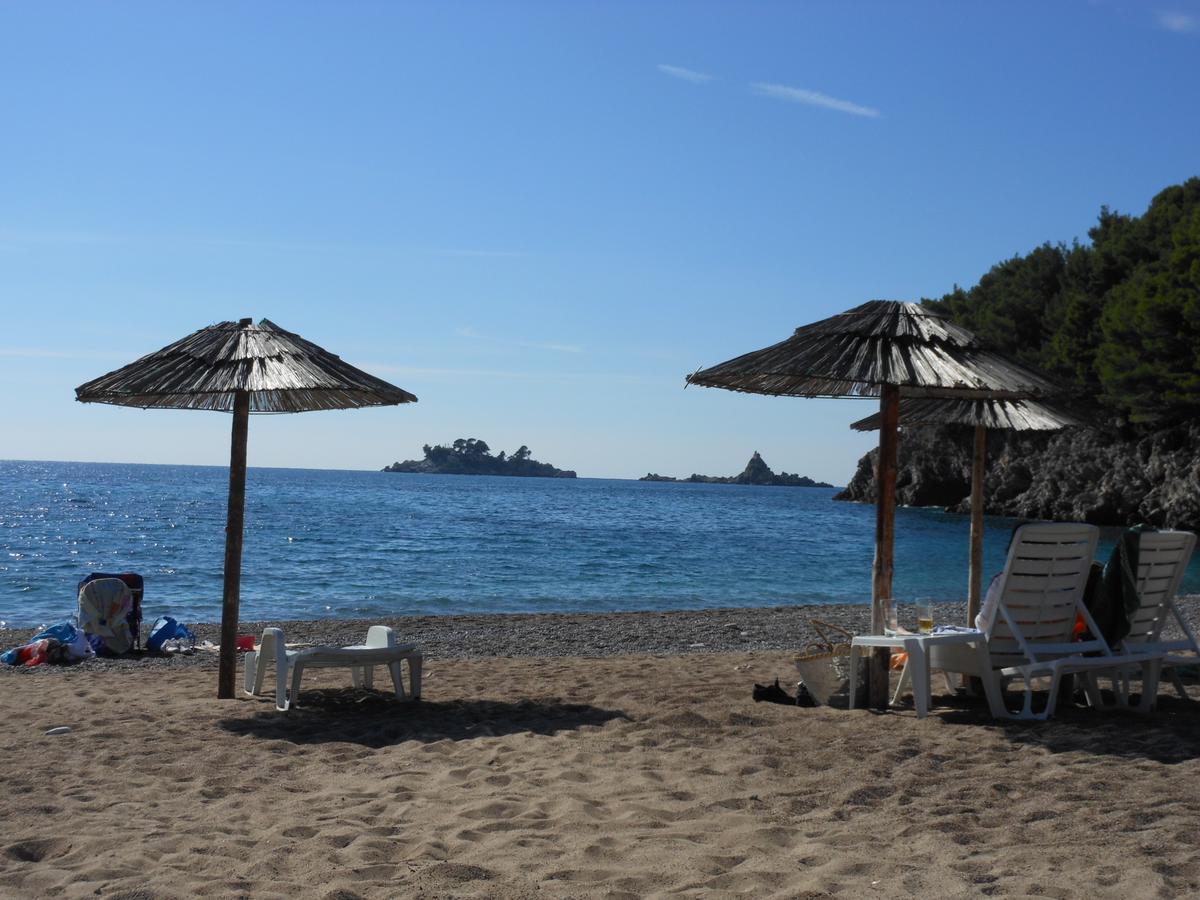 Apartments Maris Garden Petrovac Luaran gambar